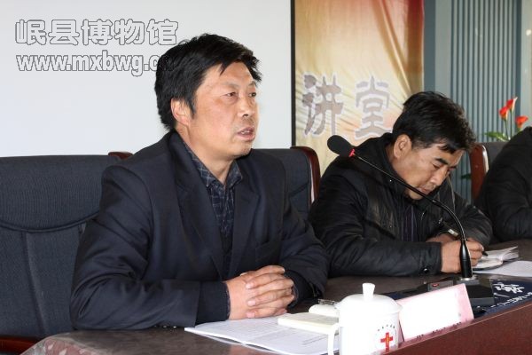 党的群众路线教育实践活动资料（包新田 摄）