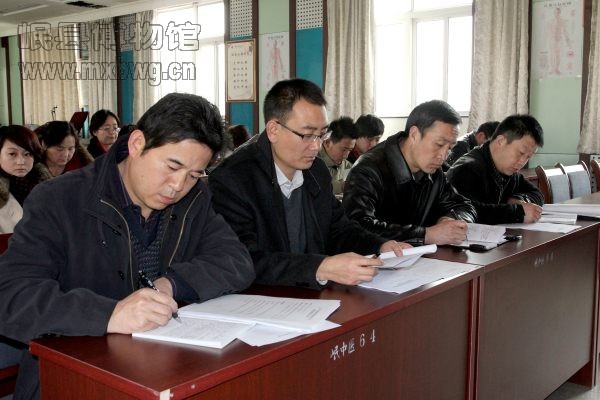 党的群众路线教育实践活动资料（包新田 摄）