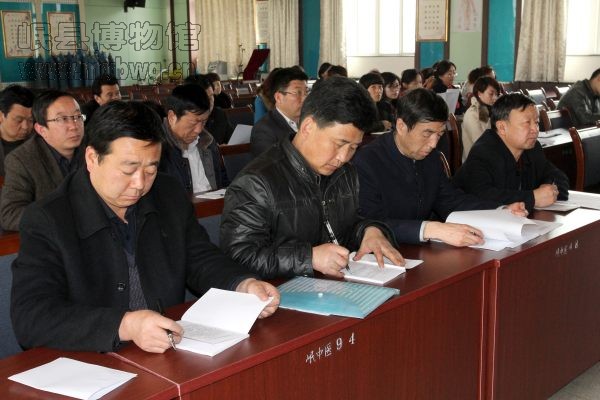 党的群众路线教育实践活动资料（包新田 摄）