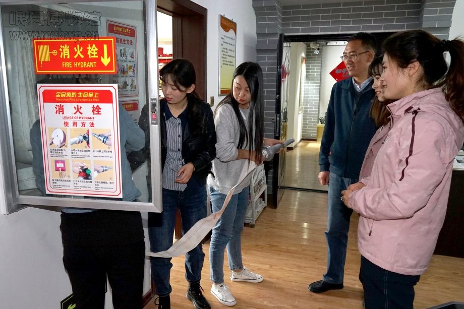 检查消防设施（包新田 摄）