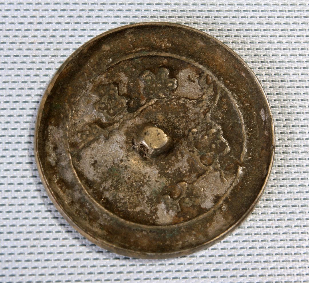 141-025-5清 梅花纹 铜镜.jpg