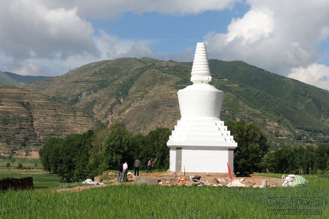 即将竣工的山咀庄白塔（包新田 摄）.JPG